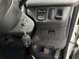 店舗にて現車の確認もいただけますので、お電話で在庫のご確認の上是非ご来店くださいませ。