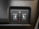 【電動スライドドア】ボタン一つで自由自在に開閉が可能!指先一つで運転席からどちらのドアも開閉できるので非常に便利な装備です!挟み込み防止機能もついているので小さなお子様がいる方も安心です!