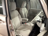 運転席の状態もグッド!年式・走行距離をほとんど感じさせない、大変きれいな室内です!