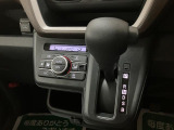 オートエアコン装備しています☆温度に設定をして頂くだけで冷房と暖房に切り替えや風向も自動で切り替えをしますよ!!