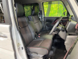 運転席シート廻りは使用感も少なく、良好な状態となっています。丁寧に使われていたことがよくわかりますね。