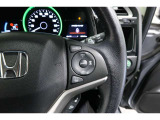 Hondaセンシングの機能のひとつ、アダプティブクルーズコントロール付!アクセルから足を離しても設定したスピードと前車との車間を保ち走行してくれます!車線維持もアシスト☆高速道路で疲労軽減ですね☆