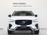 DarkエクステリアとなることでXC60に精悍な印象が加わり、さらにモダンでスポーティな存在感を与えます。