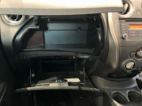 車検証入れになどにも使える便利な収納BOXあります。