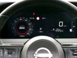 様々な車両情報を表示してくれる、ディスプレイがついています。