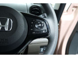 Hondaセンシングの機能のひとつ、アダプティブクルーズコントロール付!アクセルから足を離しても設定したスピードと前車との車間を保ち走行してくれます!車線維持もアシスト☆高速道路で疲労軽減ですね☆