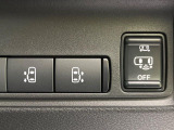 【両側パワースライドドア】スマートキーや運転席のスイッチで後席両側スライドドアの開閉が可能♪電動だから力を入れてドアを開ける必要が無く、小さなお子様でも簡単に開け閉めでき快適です♪