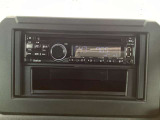 1DINオーディオ搭載。ご納車のその日からお気に入りの音楽でドライブをお楽しみいただけます。
