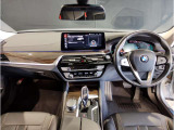 ☆センターパネルを運転席側に僅かに傾けたBMW独特のインパネ☆【駆け抜ける歓び】はここからもスタートしております☆
