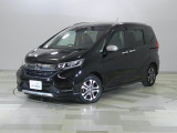 ホンダカーズ東京中央US府中南店へようこそ。 当社下取りのお墨付き車両。人気車両で充実装備の一台。また当社にて点検、車検とメンテナンスしていた車です。整備履歴が分かるのは安心ですね。