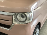 LEDヘッドライトは、点灯の瞬間から最大光量を発揮し、突然暗くなるトンネルなどでの安定感を高めます。