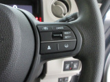 Hondaセンシングの機能のひとつ、アダプティブクルーズコントロール付!アクセルから足を離しても設定したスピードと前車との車間を保ち走行してくれます!車線維持もアシスト☆高速道路で疲労軽減ですね☆