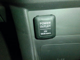 【POWEROUTLET】12V電源ソケットを設置しております。周辺機器の充電にご利用頂けます☆