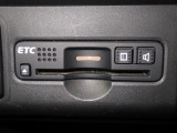 ETC(Electronic Toll Collection)は、高速道路や有料道路の料金所で自動的に通行料金を支払えキャッシュレスでスムーズに通過できます