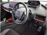 見通しのよいすっきりとした視界で、誰でも運転しやすいです。運転のしやすさは疲れにくさにも繋がりますよ♪