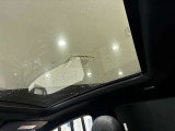 車両は屋内展示しておりますので天候に関係なくごゆっくりコンディションご確認頂けます。車両を倉庫へ保管している場合が御座いますのでご来店前に在庫確認頂けると幸いです。TEL072-784-8800