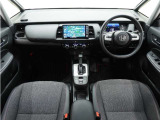 ◆視界広々で非常に運転しやすくロングドライブでも疲れを感じさせないすっきりとまとまったインパネ周りです。