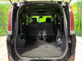 普段のお買い物や通勤、送迎等に十分な荷室スペースを確保しております。セカンドシートを倒すと、大きな荷物の積載も可能です♪
