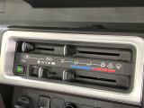 寒い冬も暑い夏も全席に快適な空調を届けてくれる、ダイヤル式エアコンを装備♪