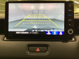 バックでの車庫入れも安心です! リアカメラが付いているバックモニター付のナビを装備しております。操作線もついており距離感も画面から確認できます。