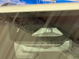 【トヨタセーフティセンス】走行中に前方の車両等を認識し、衝突しそうな時は警報とブレーキで衝突回避と被害軽減をアシスト。より安全にドライブをお楽しみいただけます。