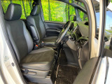運転席シート廻りは使用感も少なく、良好な状態となっています。丁寧に使われていたことがよくわかりますね。