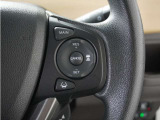 ◆アダプティブクルーズコントロール◆予め設定した車速内でクルマが自動的に加減速。前走車との適切な車間距離を維持しながら追従走行します。【LKAS】車線維持支援システムでステアリング操作を支援。