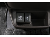 スマートフォンなどの音楽再生が可能なUSB接続ジャック装備車両です♪♪♪