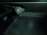 【POWEROUTLET】12V電源ソケットを設置しております。周辺機器の充電にご利用頂けます☆