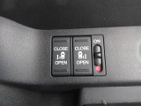 両側電動スライドドア!!荷物で手が塞がる時など簡単にドアの開閉が出来ます!何より力いらずで開閉OK!女性やお年寄りにも優しい♪電動機能はOFFにもできますから元気なお子様の駆け出しも安心!