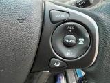 Hondaセンシングの機能のひとつ、アダプティブクルーズコントロール付!アクセルから足を離しても設定したスピードと前車との車間を保ち走行してくれます!車線維持もアシスト☆高速道路で疲労軽減ですね☆