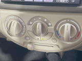 寒い冬も暑い夏も全席に快適な空調を届けてくれる、ダイヤル式エアコンを装備♪