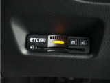 ◆ETC2.0装着◆進化したドライブ体験。料金収受システムだけだったETCが生まれ変わって、高速道路を賢く使うETC2.0に進化しました。多彩な情報サービスが便利で快適なドライブ体験を提供します。