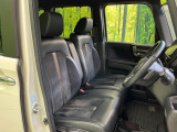 運転席シート廻りは使用感も少なく、良好な状態となっています。丁寧に使われていたことがよくわかりますね。