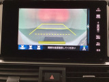 バックでの車庫入れも安心です! リアカメラが付いているバックモニター付のナビを装備しております。操作線もついており距離感も画面から確認できます。