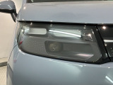 LEDヘッドライトは、点灯の瞬間から最大光量を発揮し、突然暗くなるトンネルなどでの安定感を高めます。