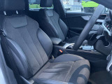 ETC2.0装着済み 高速道路と自動車が情報連携し、渋滞迂回ルート表示、安全運転サポート、災害時の適切な誘導など、多彩な情報サービスを提供します。