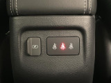 【USB端子】USB接続もついていますので携帯などの電子機器の充電にも使えて便利です♪