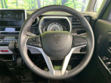 【純正革巻きステアリング】上質な革を使用することで、手にしっかり馴染みとても運転しやすいハンドルです♪