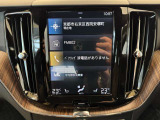 タッチ式のセンターパネルは直感的な操作が可能です。