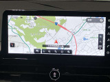 日産純正12インチ大画面ナビです。クリアな画質を楽しんでいただけるフルセグ地デジTVなど、書ききれないほどの機能が満載です。