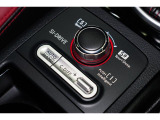 SI-DRIVEは3つの走行特性を自由自在に使い分けることができるSUBARU独自のドライブアシストシステムです。センターデフのイニシャルLSDトルクを自動または手動で調整できる機能です。
