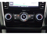 【左右独立エアコン】☆運転席と助手席で違う温度設定が可能。寒がりと暑がりが同時に乗っても快適に設定できます。