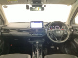 【前方視界】開放的な前方視界!運転がしやすく疲れにくいです♪窓が大きく、見通しがとっても良いおクルマですよ♪