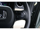 Hondaセンシングの機能のひとつ、アダプティブクルーズコントロール付!アクセルから足を離しても設定したスピードと前車との車間を保ち走行してくれます!車線維持もアシスト☆高速道路で疲労軽減ですね☆