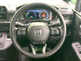 【純正革巻きステアリング】上質な革を使用することで、手にしっかり馴染みとても運転しやすいハンドルです♪