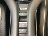 セレクターノブの下に、3つの異なる加速感を楽しめるドライブモードスイッチがついています。一般道、雪道、エコ走行など、シーンに合わせて最適な加速感を楽しめるドライブモードスイッチです。