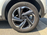 ホイールは4本ともガリ傷なく綺麗です。タイヤは4本新品に交換してからご納車致します。