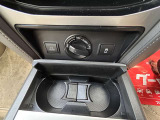本格4WD切替機能搭載。雪道やアウトドアでも安心感のある走りが魅力です。2nd START機能付きで冬道の発進もサポートします。