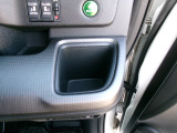 運転席用ドリンクホルダーです。
